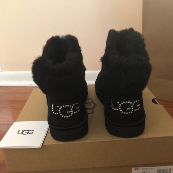 UGG Classic Bling Mini Swarovski boots. Size: 7 - Picture 3 of 7